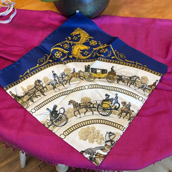 Hermes Vintage Rare Authentic La Promenade De Longchamps 100% Silk Scarf - Picture 8 of 9